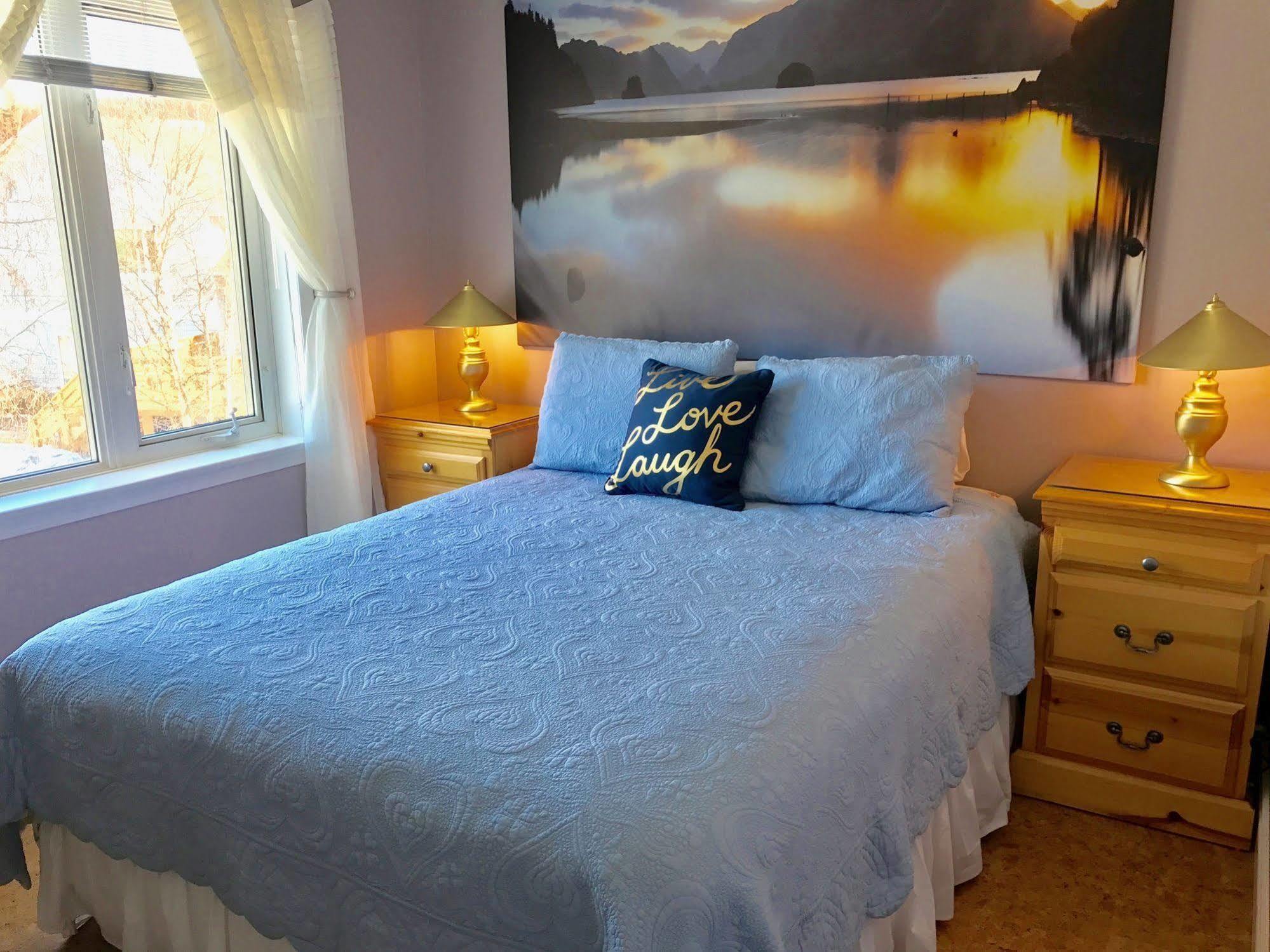 Vangorda Place B&B Whitehorse Bagian luar foto