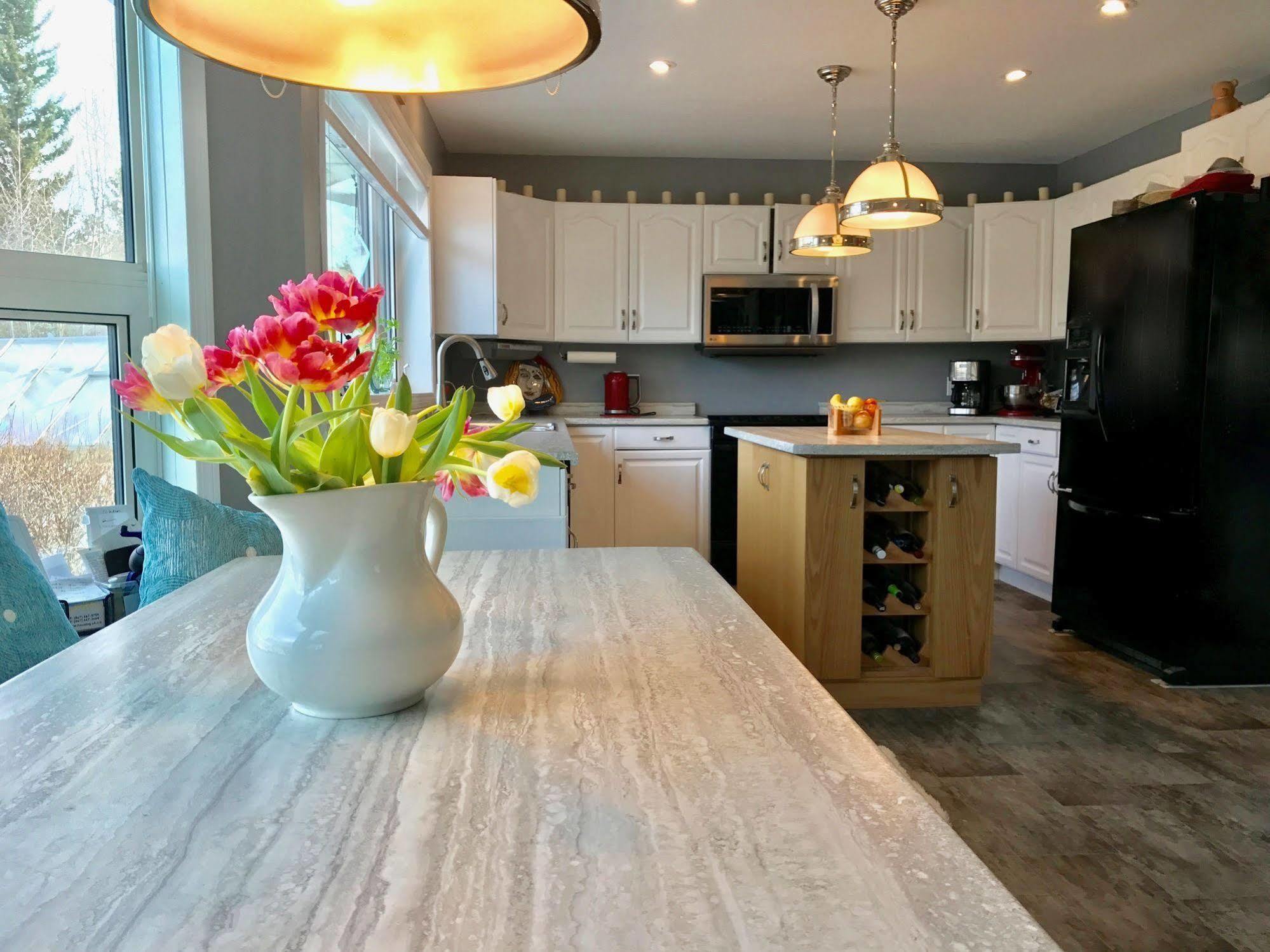 Vangorda Place B&B Whitehorse Bagian luar foto